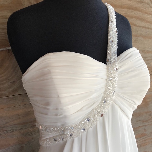 🆕 Destiny gown style #11531 - Picture 4 of 8